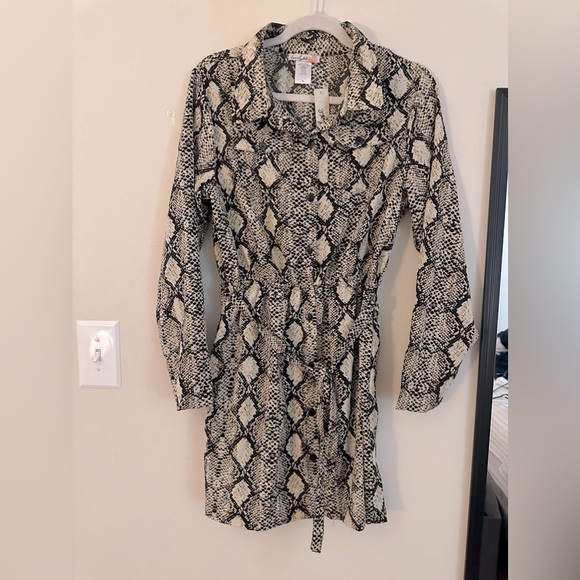 Dresses & Skirts - Snake skin pattern dress